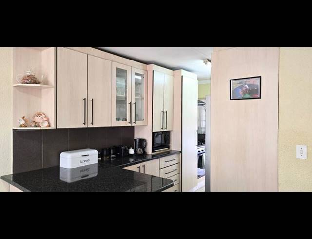 2 BEDROOM SIMPLEX FOR SALE IN ALBERTSDAL